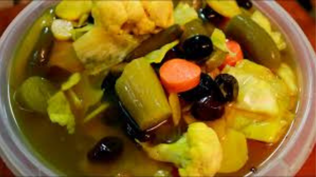 سرّ الطرشي المدبس العراقي… شلون تخليه بطعم مضبوط ولون يخبل