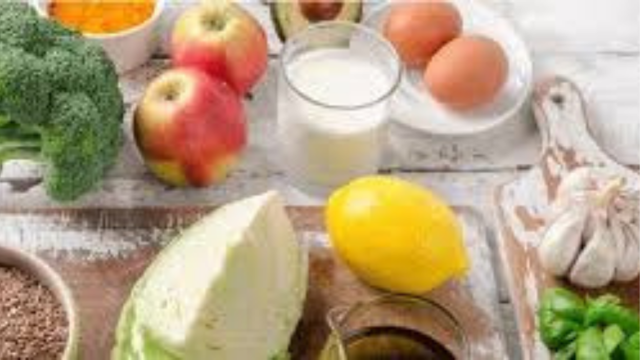 دكتور تغذية يكشف أفضل الأطعمة لحماية الكبد والمعدة ونصائح غذائية أساسية للوقاية